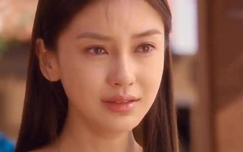 angelababy演技逆袭?哭戏登上热搜榜首!网友们的评论亮了