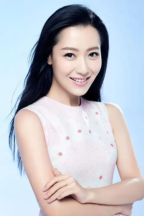 演员白冰(演员白冰:闪婚小三岁男模,离婚后独自带娃,如今36岁仍单身)