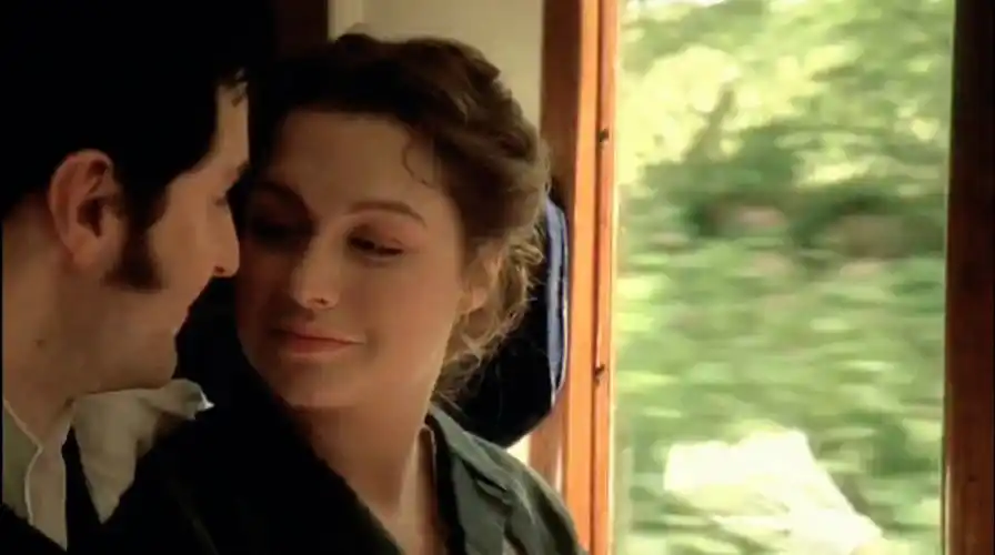 第一次工业革命时期,那时英国的南方以种植业为主,北方兴起了棉纺织业