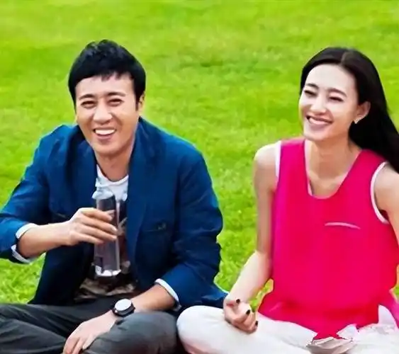 王丽坤与乔振宇8年同居,青春过后,他却娶了小9岁娇妻