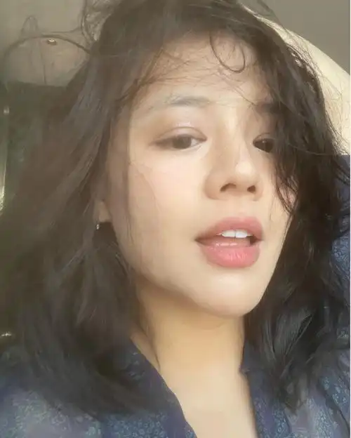 马思纯晒素颜健身照,满脸痘印遮不住,她也太自信了吧!_腾讯新闻