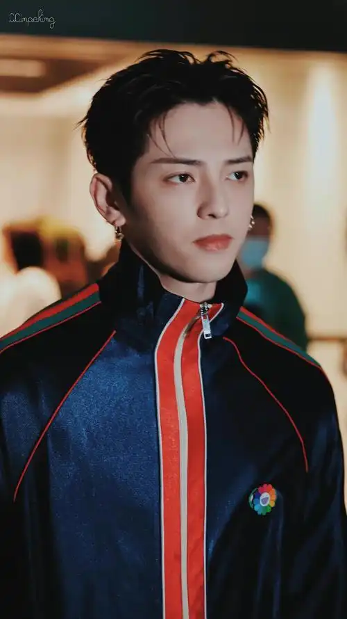 符龙飞78闪光的乐队录制上下班图楼