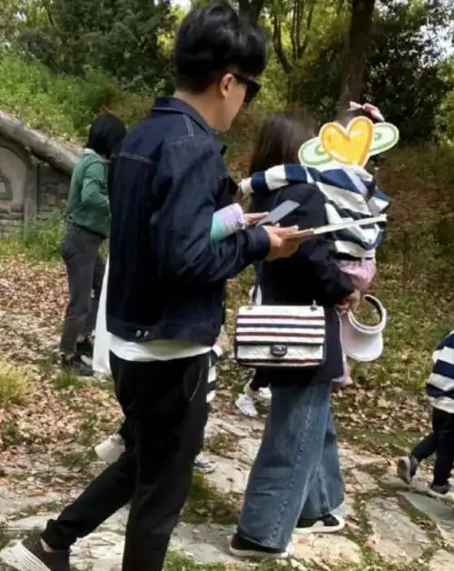 孙艺洲全家福罕曝光女儿正脸好惊艳爱情公寓五大男主都当爸了