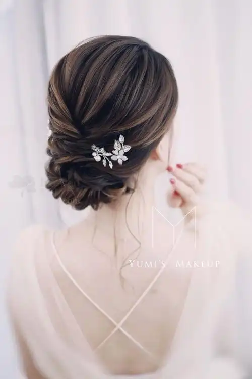 极简干净的韩式新娘盘发