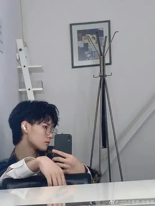 对镜拍yyds 时代少年团张真源