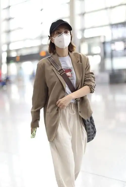 吴昕衣品开挂后太惊艳西装配上休闲裤休闲正式风轻松拿捏