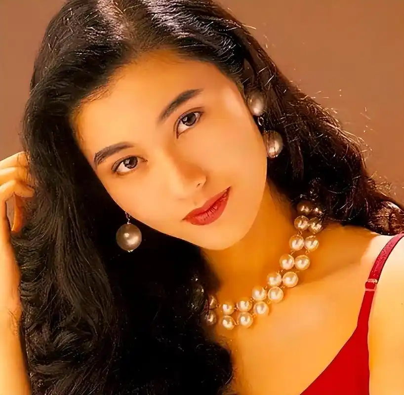 香港第一美人:名校毕业,智商一流,为什么大家都讨厌她?