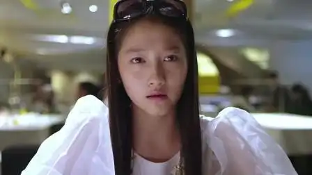 一仆二主:关晓彤假扮富家女,见老爸相亲对象,这是在演她自己!