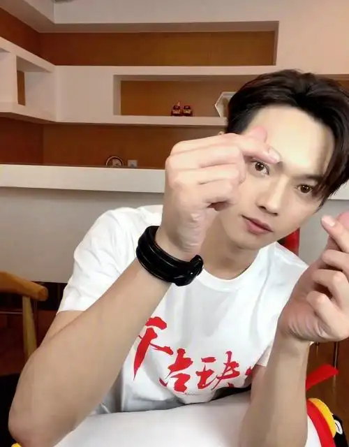 新鲜热乎的许凯