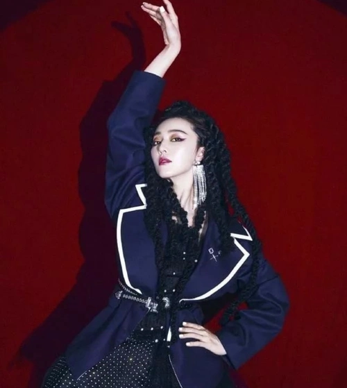 范冰冰想要强势复出!一身霸气造型拍摄照片,这也太大胆了吧?