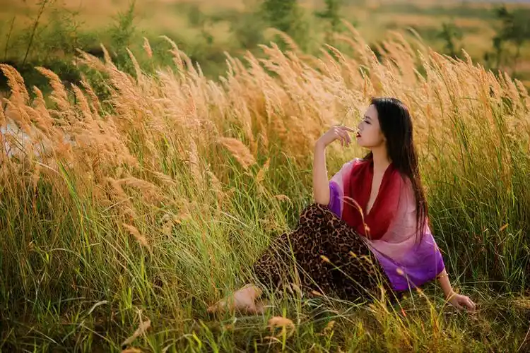 秋色湿地风萧萧 【秋意唯美意境人像】