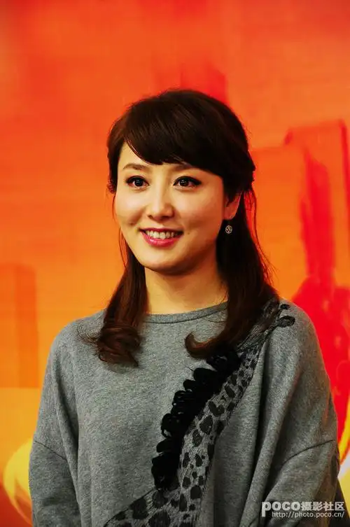 江苏电视台城市频道《零距离》 节目主持人周瑾谈笑风生会客厅