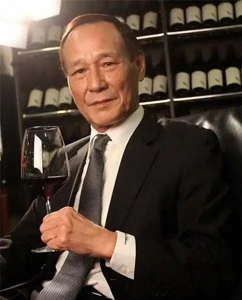 陈惠敏:我和李小龙握手的时候,就知道他的功夫很厉害_麒麟_电影_红色