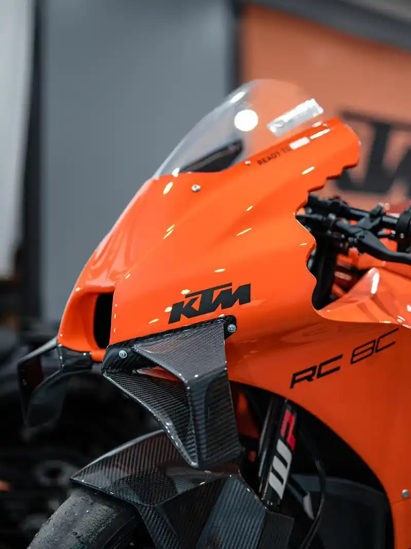 我见到了全球限量100台的ktm rc8c | 墨尔本 2022 ktm rc8c 真的太美