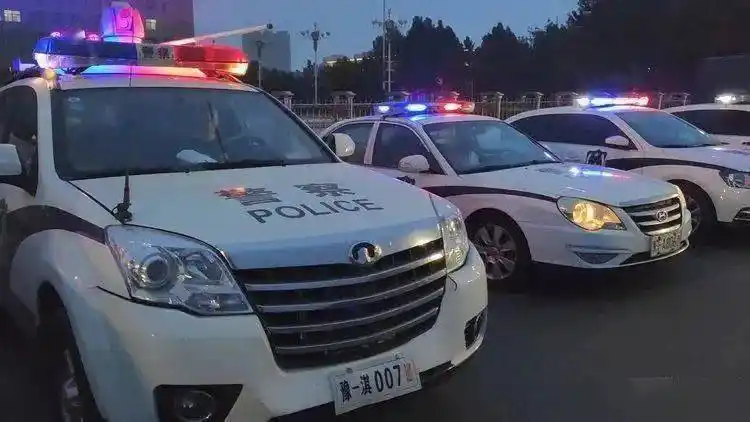 【教育整顿进行时·办实事】淇县织密平安防护网 "警灯闪烁"民心安_巡