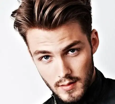 纠正一下,"美人尖"是发际线中的一种,不是只有女人才适合种植的,男