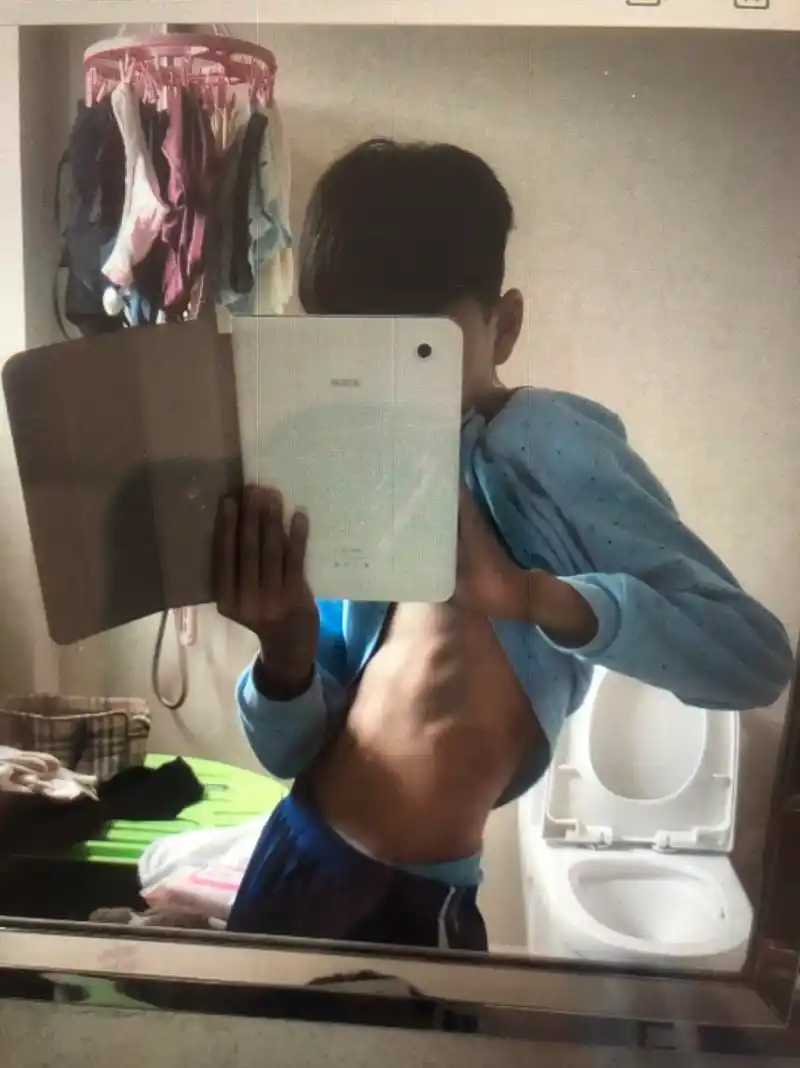 六年级小学生腹肌