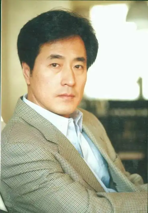 这些七八十年代男演员照片,不看名字你能认出多少?