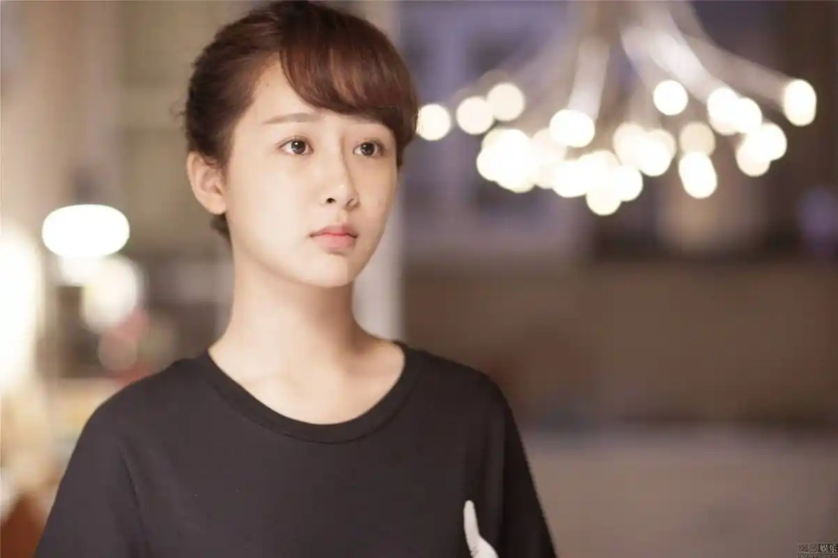 《欢乐颂》邱莹莹:一个让人又气又心疼的小蚯蚓,奔跑吧!