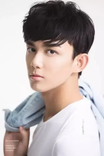 [吴磊][新闻]151127 吴磊:十五岁少年的锋利与温柔