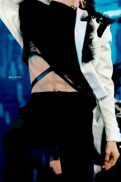 十四岁十五岁十六岁的男艺人露腹肌都是客观的,合理的,正确的,直接的