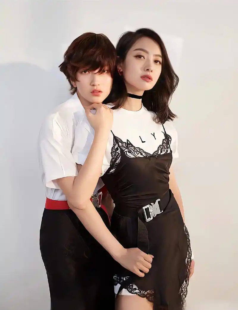 爱一些美女们合照～ #宋茜 #合照 #victoria - 抖音