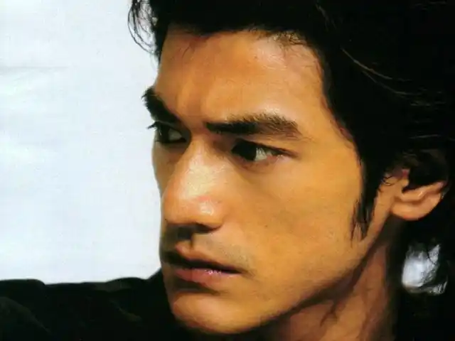 亚洲第一美男被赞具影像美学脸的金城武曾为三个女人燃情