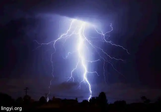 打雷当晚耳边听到奇怪的声音