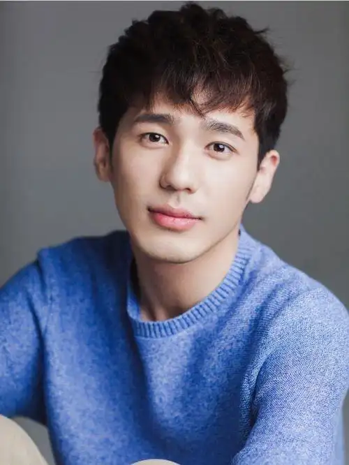 白宇,1990年4月8日出生于陕西省榆林市吴堡县,中国内地影视男演员