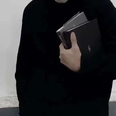 黑色系男头.故事讲烂了还是意难平._男生头像_我要个性网