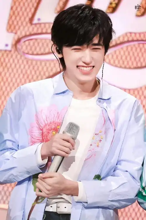 宋亚轩的笑从小到大都没变