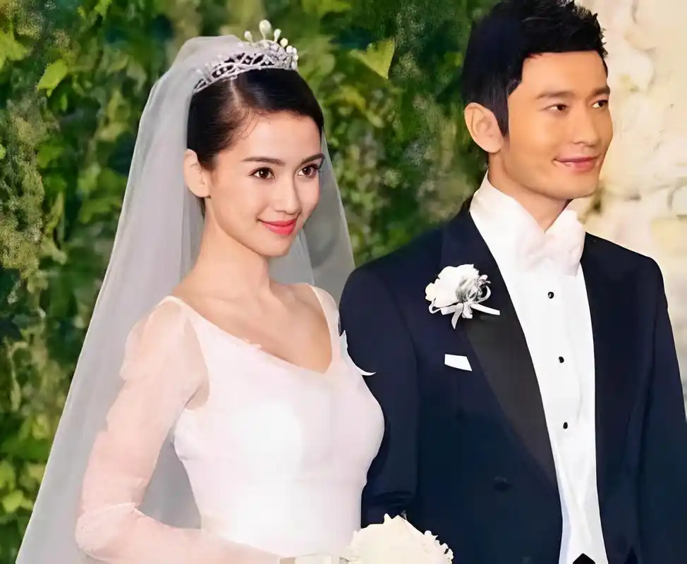 黄晓明连夜回到杨颖的豪宅,杨颖曾表示不会开始新恋情,有媒体拍到