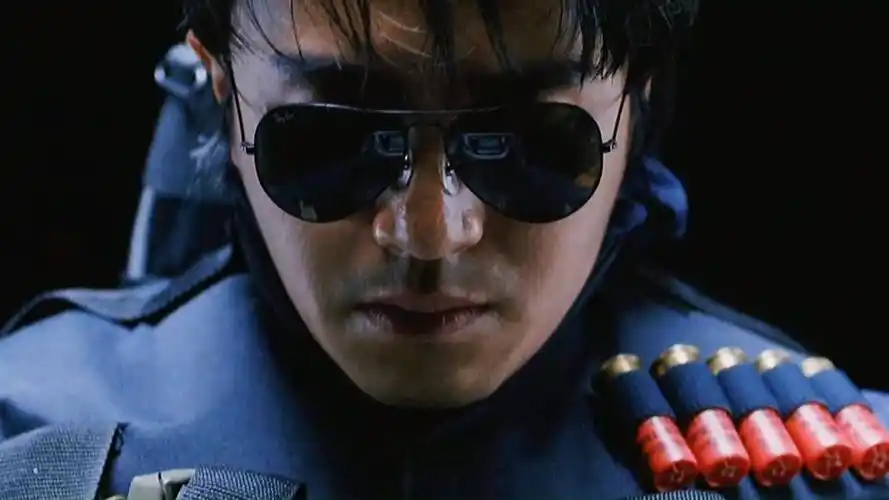 周星驰#周星星(周星驰饰)飞虎队超帅慢镜头