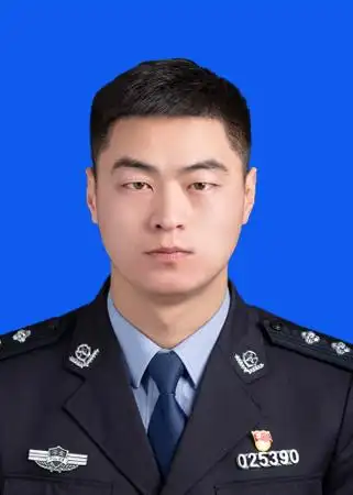 付晓超证件照:蓝底,免冠,近期照片