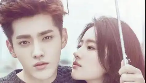 参加《潮流合伙人》的时候,吴亦凡对貌美如花的杨颖倒是不怎么亲近