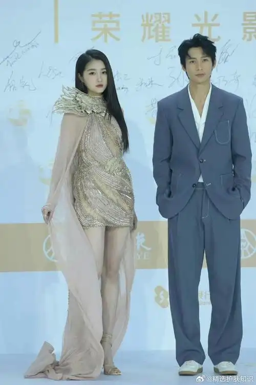 真的很少有人能抗住关晓彤的身高……|关晓彤|演唱会_新浪新闻