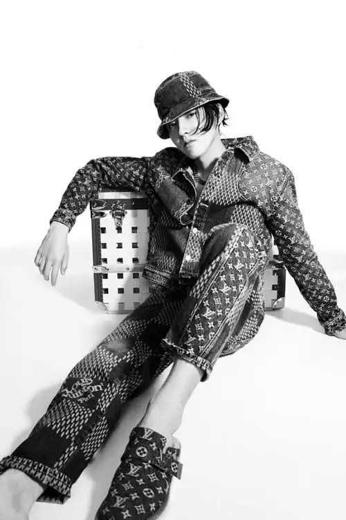 保时捷赛车手吴亦凡##吴亦凡杂志