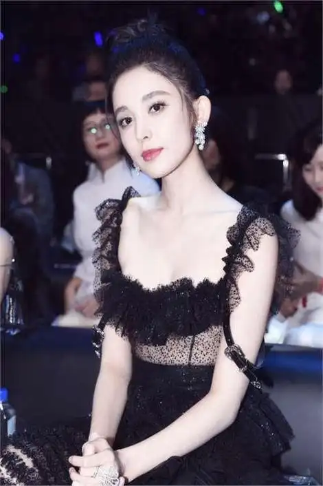 可怜的古力娜扎,就这样被"一渣再渣",不知道什么时候能遇真爱