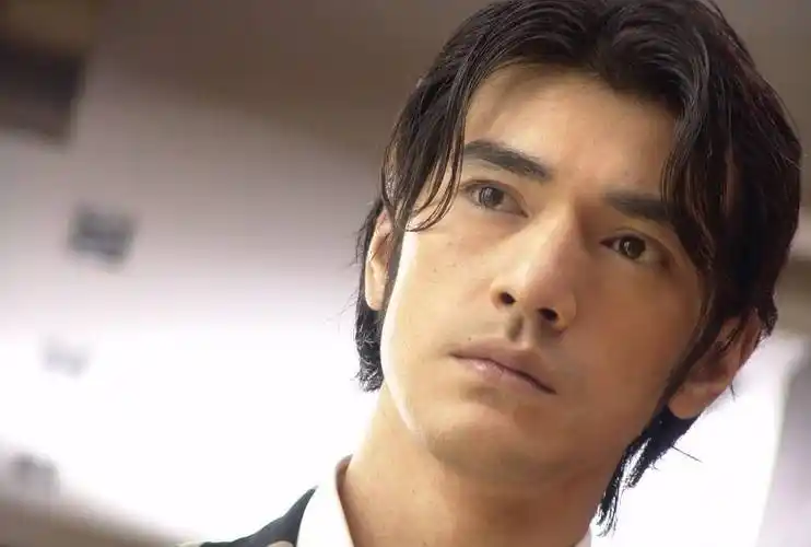 49岁男神金城武近照,帅爆了!他老婆的照片曝光,颜值一言难尽?