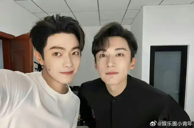 许凯刘学义同框合照