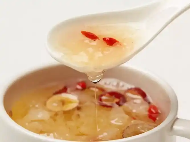 免煮的红枣银耳羹3分钟泡好