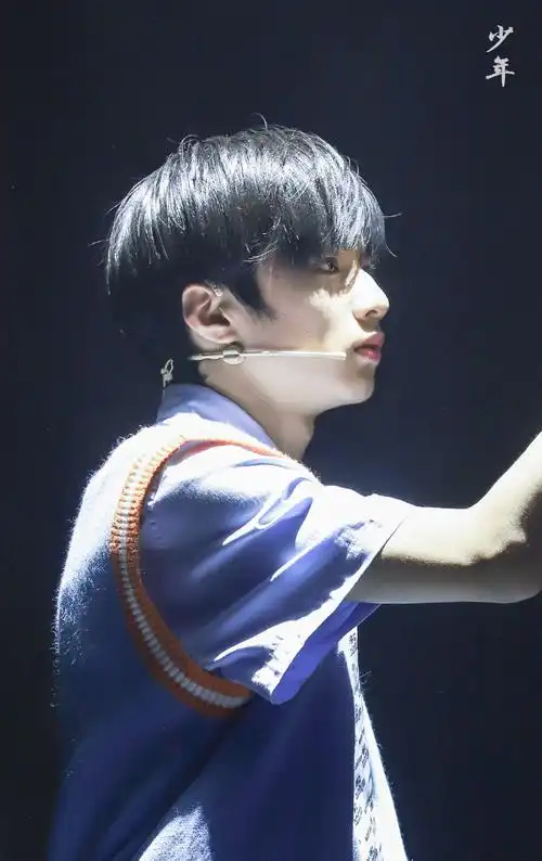 热血狼崽刘耀文