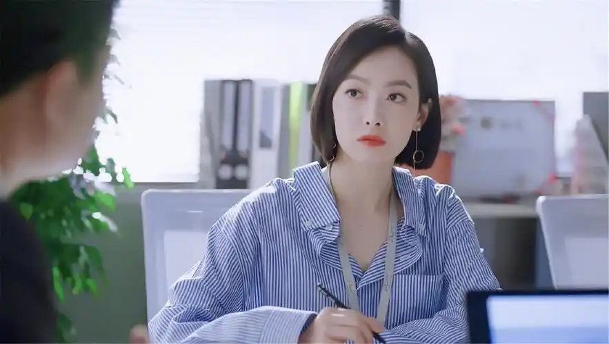 下一站幸福宋茜的职场穿搭可以说是非常的实用