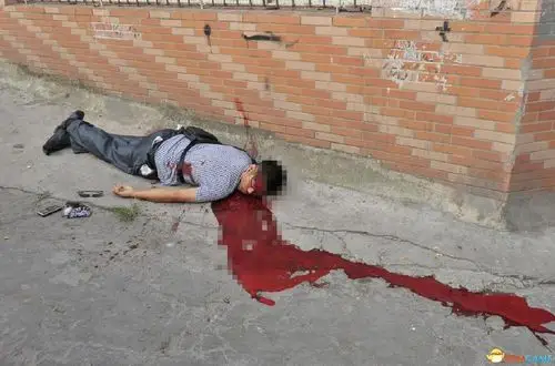 可能你我他她经历了正常的生命过程,儿童,少年,青年,中年,老年,死亡