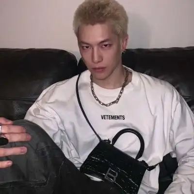 图源微博zelzelzelzel单眼皮寸头帅哥头像