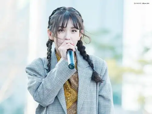 最近好喜欢看女爱豆双麻花辫的造型美女帖禁止ky