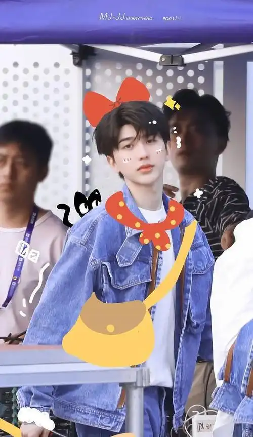 蔡徐坤壁纸跑男蔡小葵回来了看着玩的很开心的样子