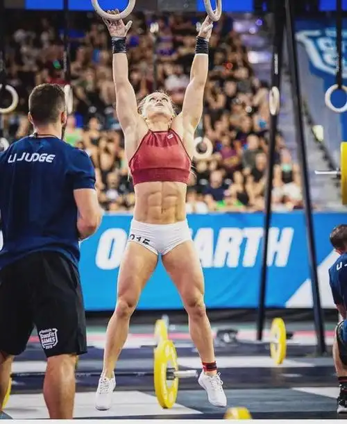 人物盘点ins上拥有最美腹肌的15位健身女模特