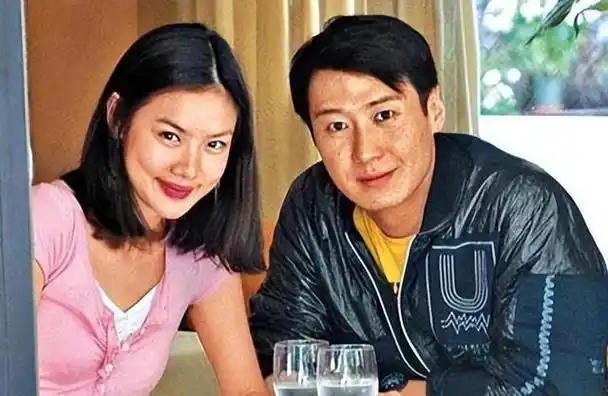 天王嫂又离婚了44岁乐基儿二度官宣离婚被曝与黎明复合