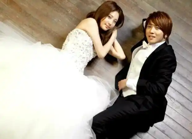 《我们结婚了》里很多高颜值cp都让人印象深刻,徐贤和郑容和这对红薯